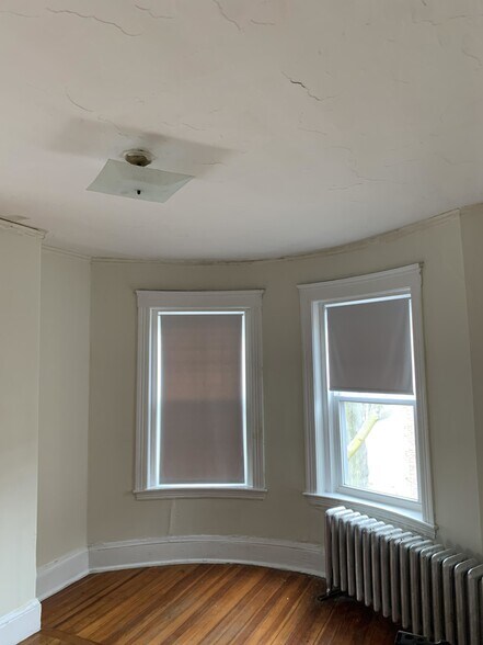 Building Photo - 1381 Commonwealth Ave