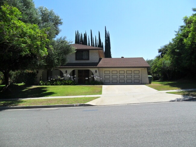 Building Photo - FANTASTIC SINGLE FAMILY RESIDENCE 4 Bedrooms, 2.5 Bathrooms HOME IN CANYON CREST!!! **((RESERVED))**