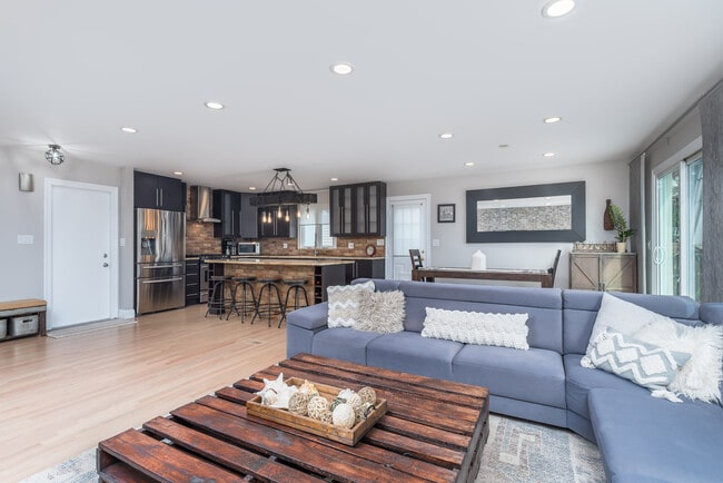 Building Photo - 2407 N Lafayette St