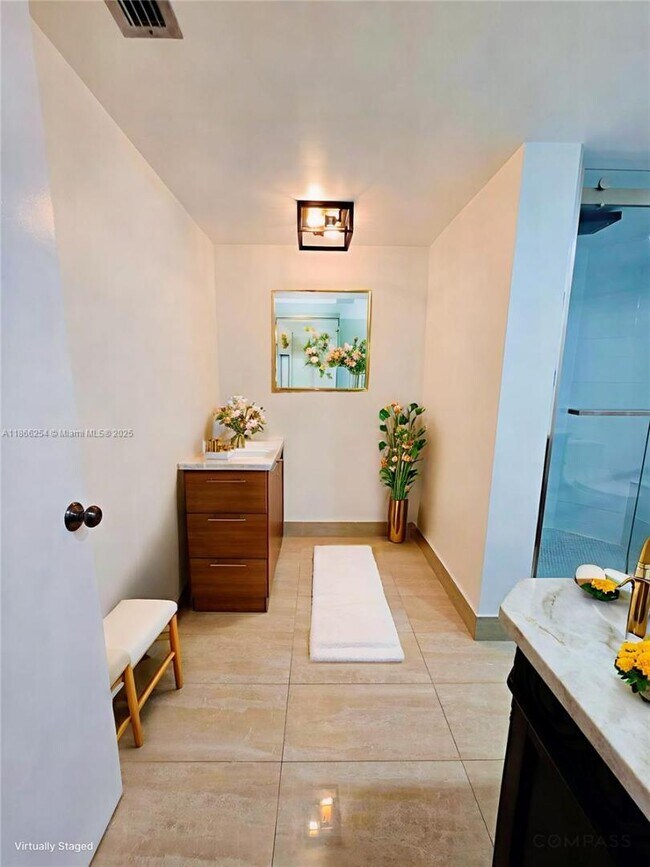 Building Photo - 7400 Radice Ct