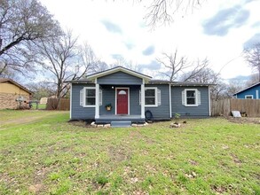 Building Photo - 145 Gordon Dr