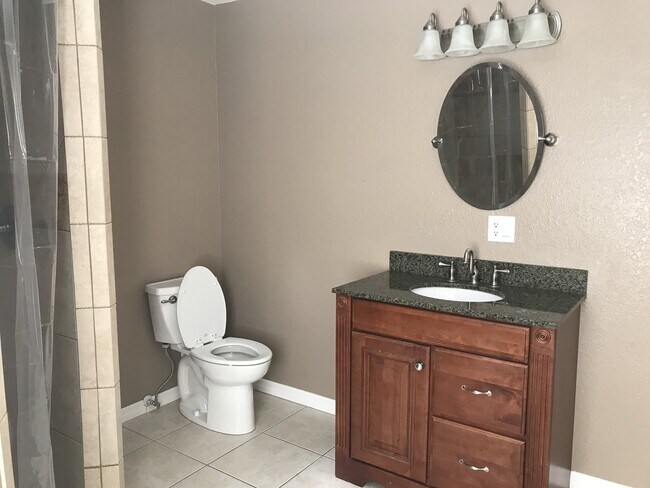 Building Photo - Brand New Interior
