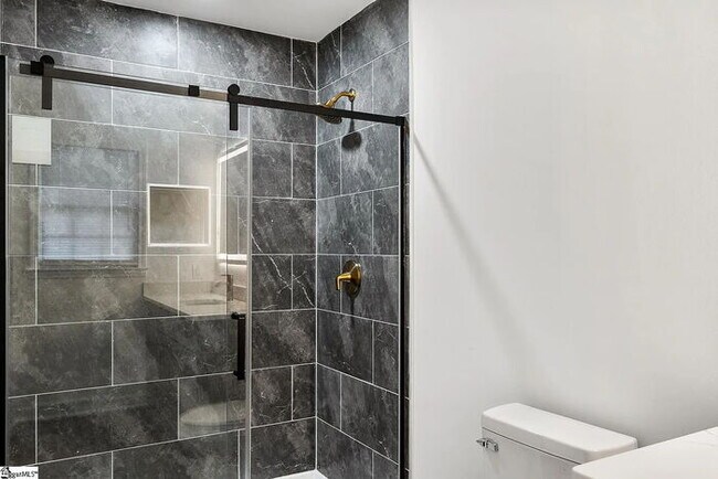 Building Photo - 300 Woodlake Rd