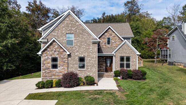 Primary Photo - Move-In Ready Luxury in Island Point Estates