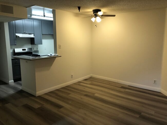 Building Photo - 1791 N Sycamore Ave