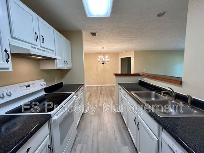 Building Photo - 12598 Tennyson Ln