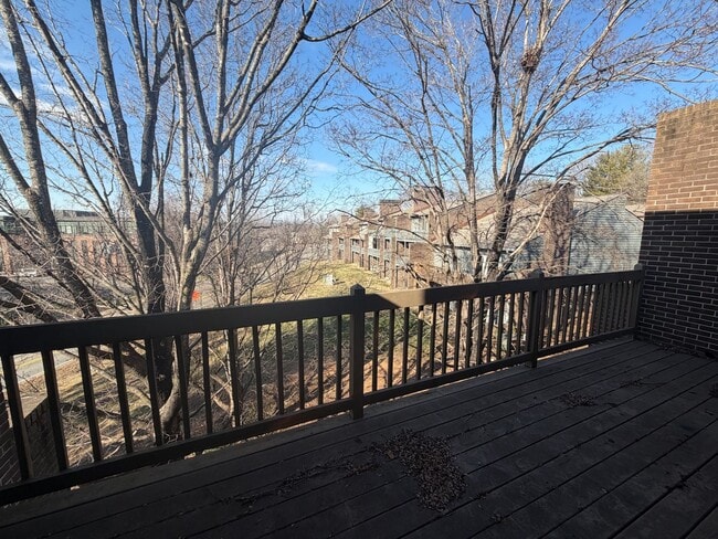 Building Photo - 114 Harvest Dr