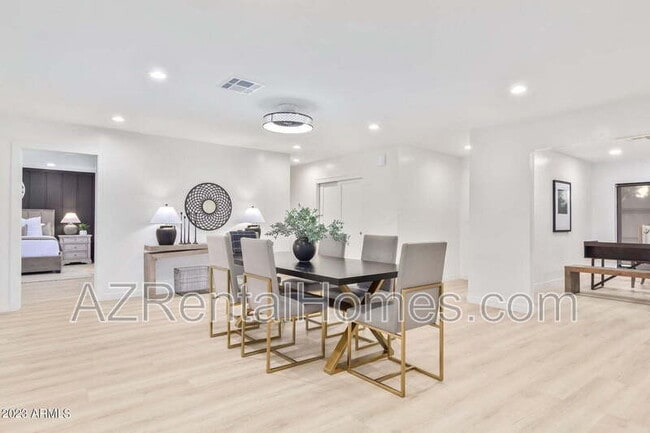 Building Photo - 3005 N 81st Pl