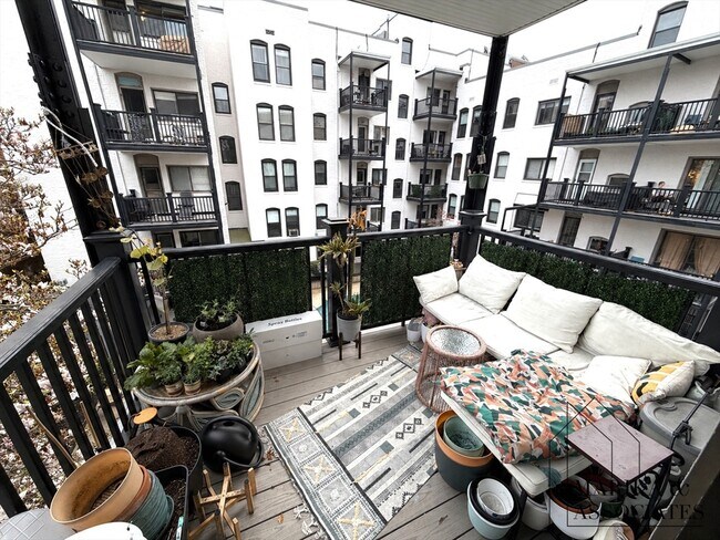 Building Photo - 26 Commonwealth Terrace