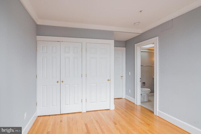 Building Photo - 1351 Wisconsin Ave NW