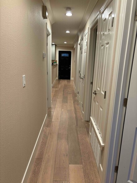Building Photo - 3225 Lake Arrowhead Ave