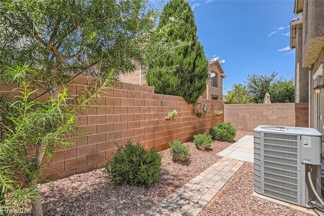 Building Photo - 25 Red Oak Canyon St