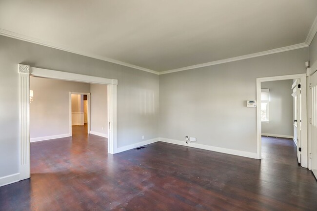 Building Photo - Gorgeous Home in Old Towne Orange
