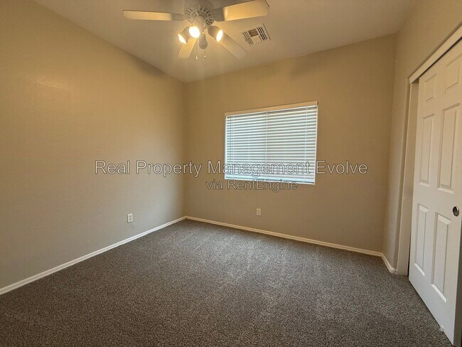 Building Photo - 2513 W Woburn Ln