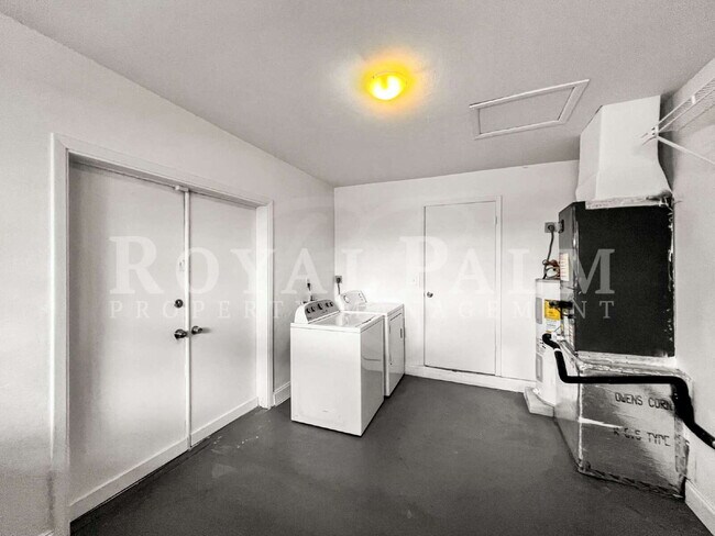 Building Photo - 7300 Barragan Rd