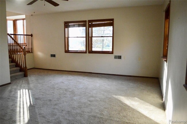 Building Photo - 8344 Ellis Rd