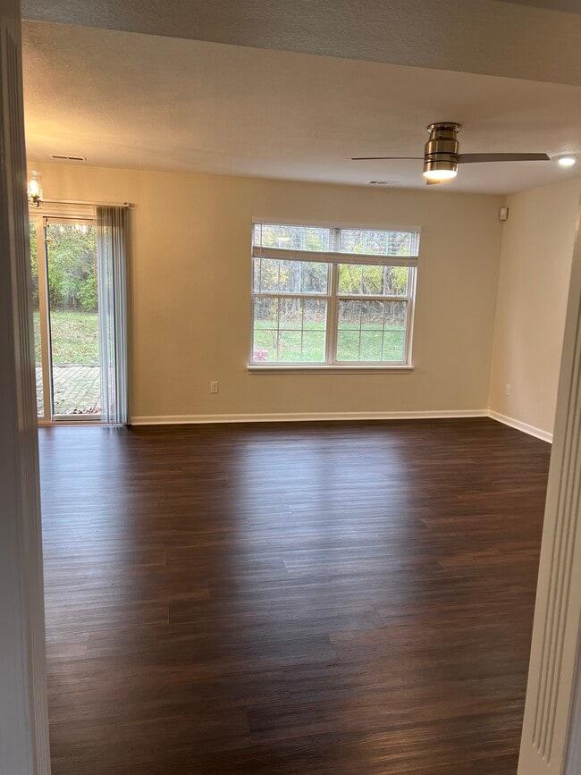 Building Photo - 11973 Cedar Dr