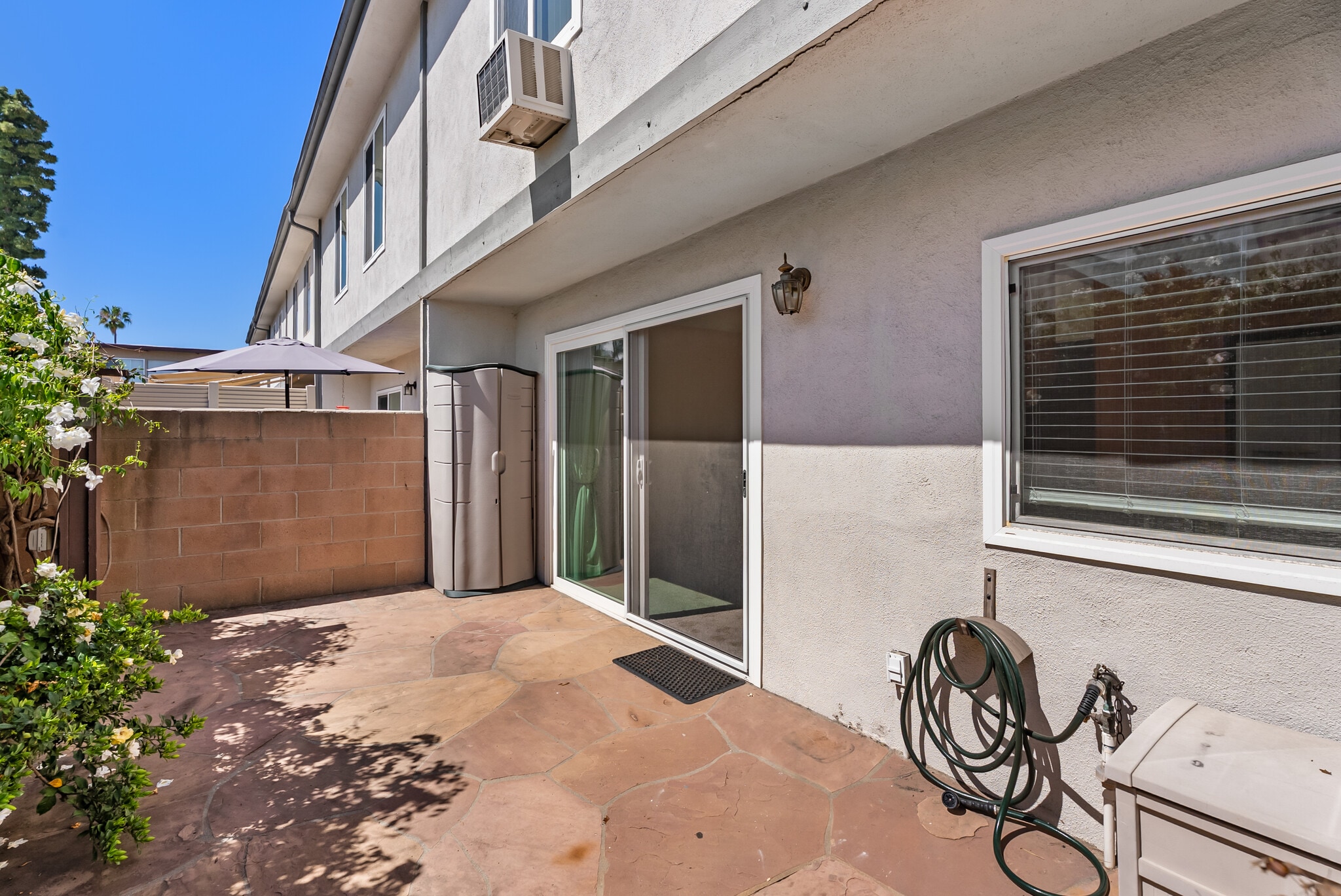 Building Photo - 25837 Oak St
