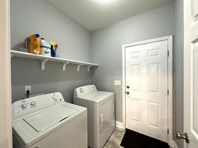 Building Photo - Beautiful north Crestview 4/Bed/2Bath Home