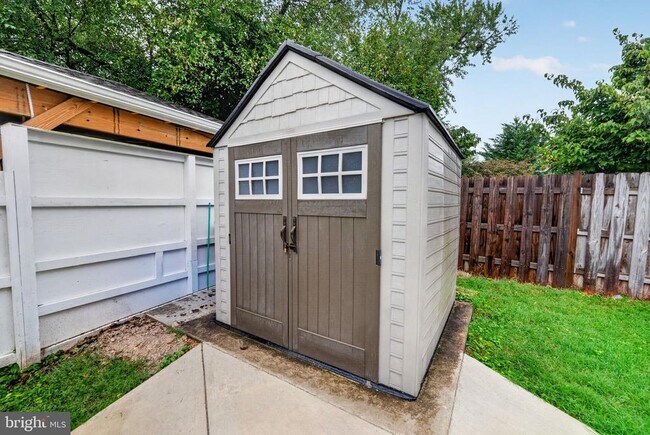 Building Photo - 406 Gilmoure Dr
