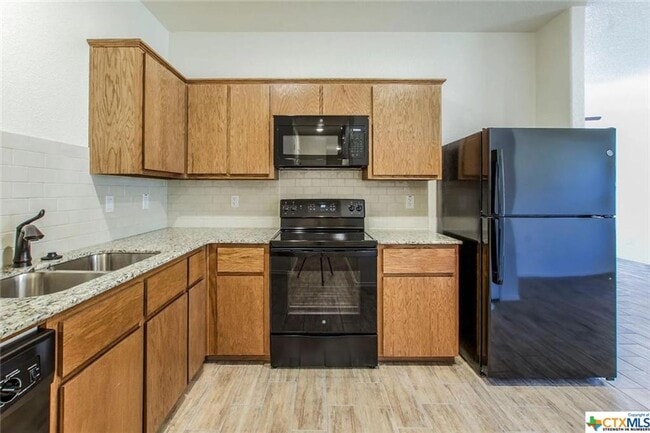 Building Photo - 2408 Alterman Dr