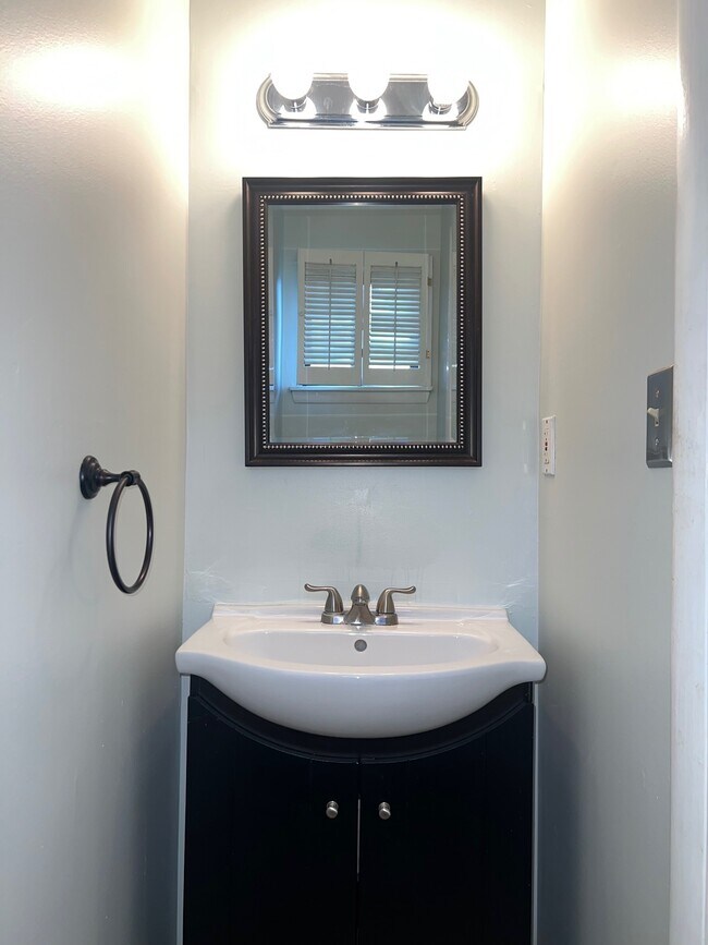 Building Photo - 18 Magnolia Hill Ct