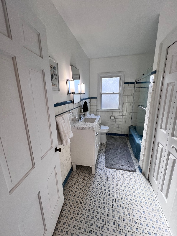 Building Photo - 186 Jesselin Dr