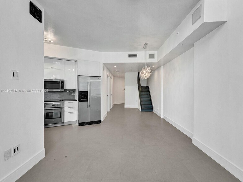 Building Photo - 60 SW 13th St
