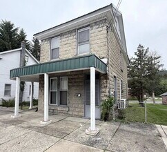Building Photo - "Charming 3-Bedroom Retreat with 1.5 Baths on Main St in Lykens, PA!"