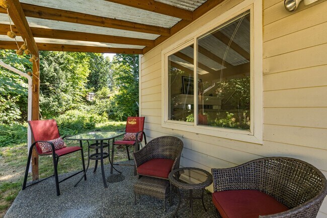 Building Photo - 3 Bd., 2.5 B., home near Barkley Village s...