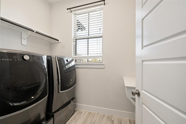 Building Photo - 259 Silver Pass