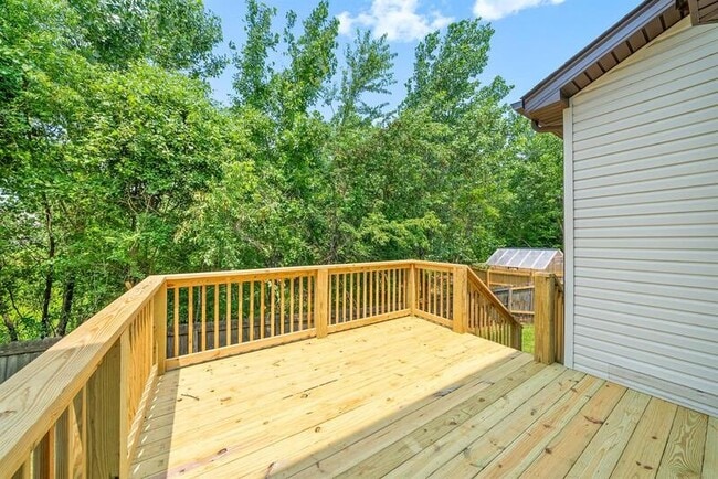 Building Photo - 1313 Allmon Dr