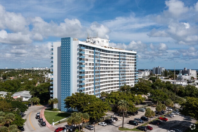 Primary Photo - Parkview Point Condos