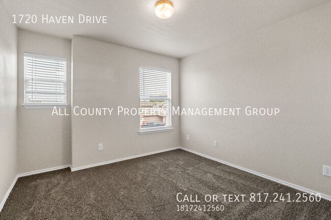 Building Photo - 1720 Haven Dr