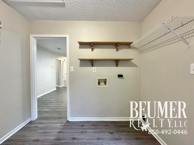 Building Photo - 2292 Sparrow Ln