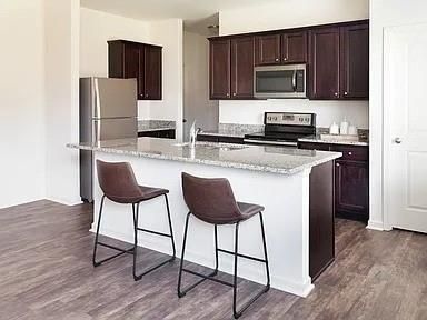 Building Photo - 166 Verona Dr NW