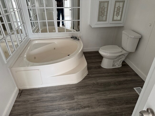 Building Photo - 205 Royal St