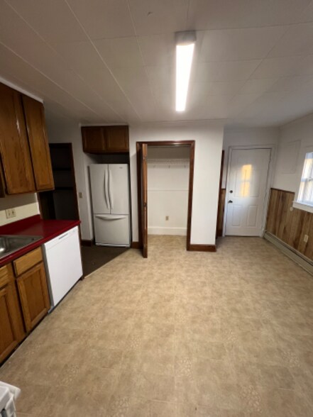 Building Photo - 491 S Main St