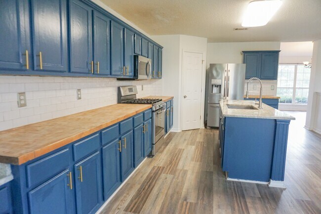Building Photo - 6333 Havenmist Ln