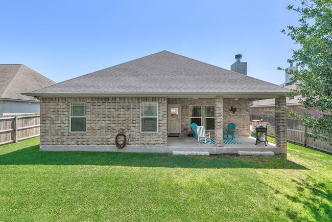 Building Photo - 131 Roucourt Loop