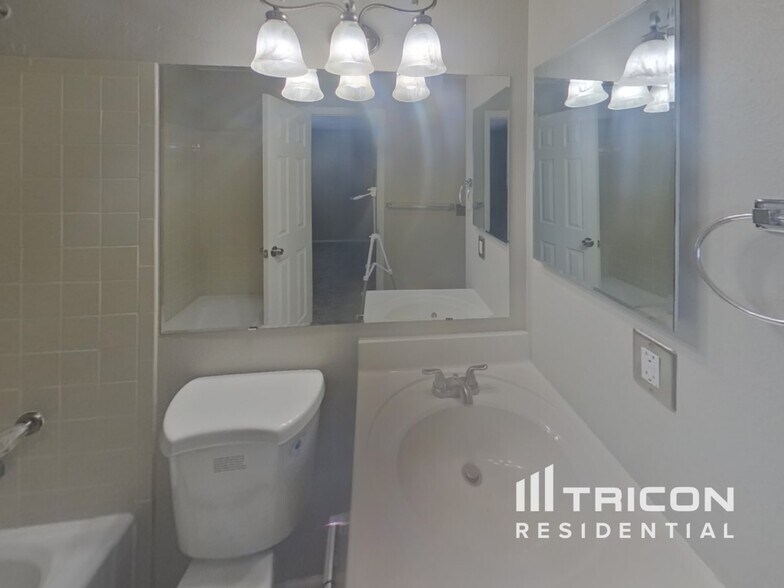 Building Photo - 5565 Mosca Pass Ct
