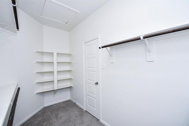 Building Photo - 1417 Sundown Gln Ln