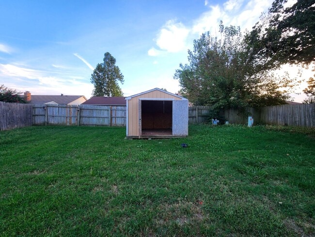 Building Photo - Charming 5 Bedroom Home- Your Path to Homeownership Starts Here!