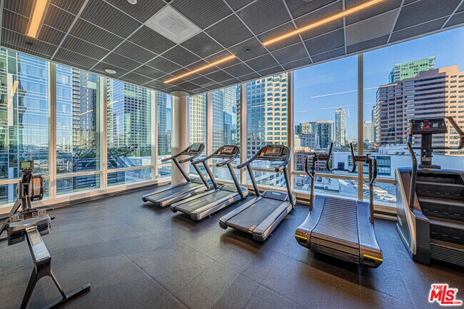 Building Photo - 877 Francisco St