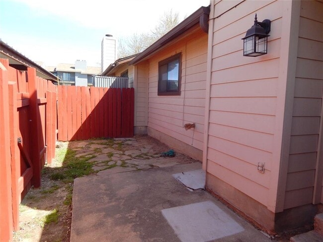 Building Photo - 101 Clearday Dr