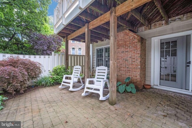 Building Photo - 10159 Castlewood Ln