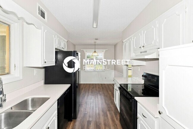 Building Photo - 3 Bedroom Pet-Friendly Home in Bartlett, TN with Main Street Renewal
