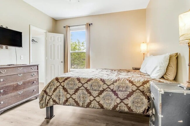 Building Photo - Charmer in Blanco River Village with Amazing Back Patio!