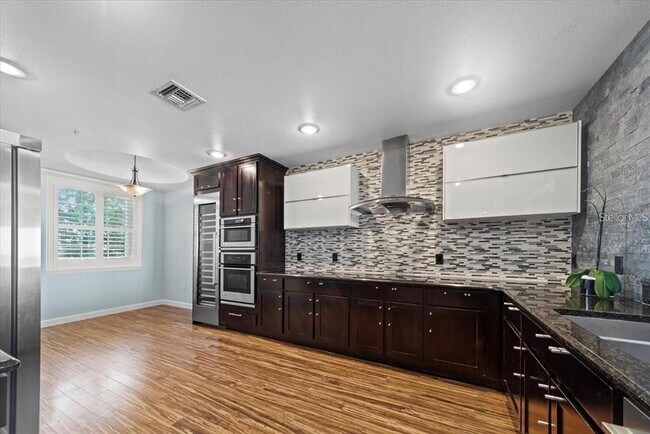 Building Photo - 8761 The Esplanade