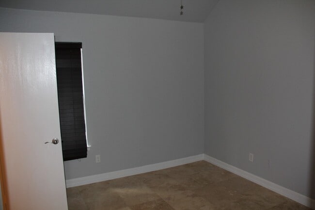 Building Photo - 9305 Harrisburg Ln